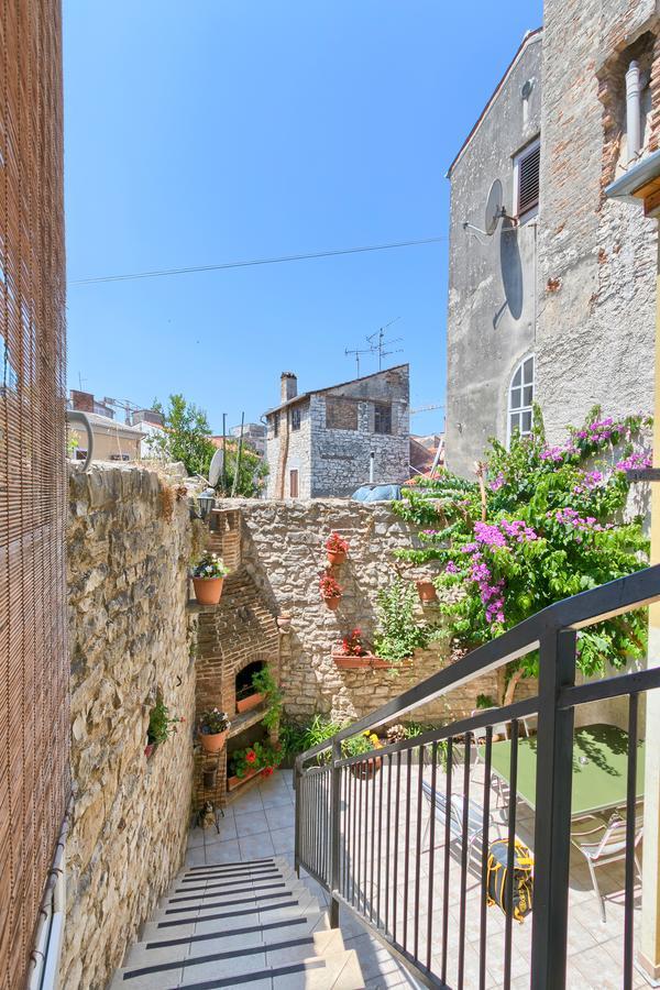 Hostel Pula Exterior photo