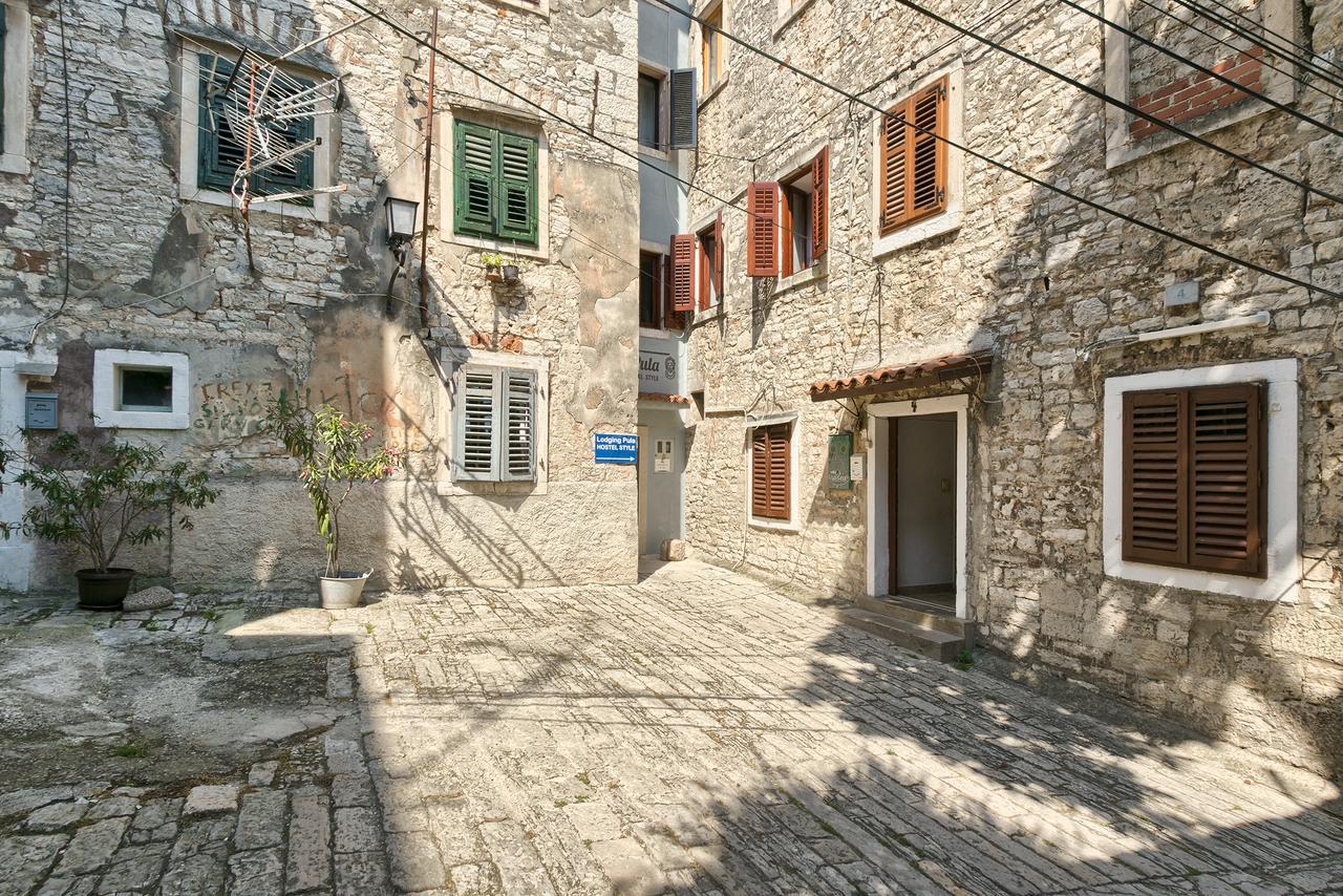 Hostel Pula Exterior photo